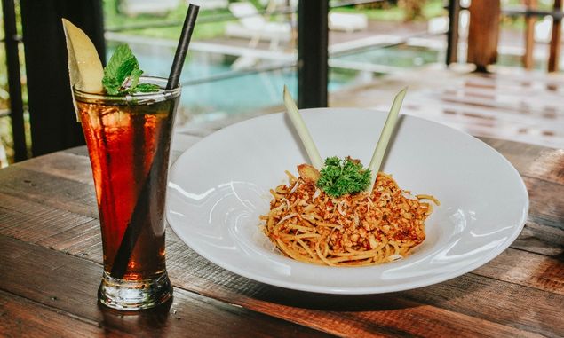 Cicipi Kelezatan Fusion Food, Spaghetti Rendang di The 101 Bali Fotana Seminyak