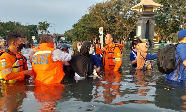 Banjir Rob Semarang Belum Surut, Pelabuhan Tanjung Emas dan Beberapa Wilayah Lainnya Masih Terdampak