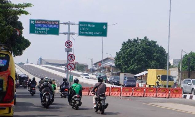 Warga Bandung Keluhkan Flyover Kopo Tak Kunjung Dibuka, Netizen: Gunting Pita Lebih Penting dari Kemacetan