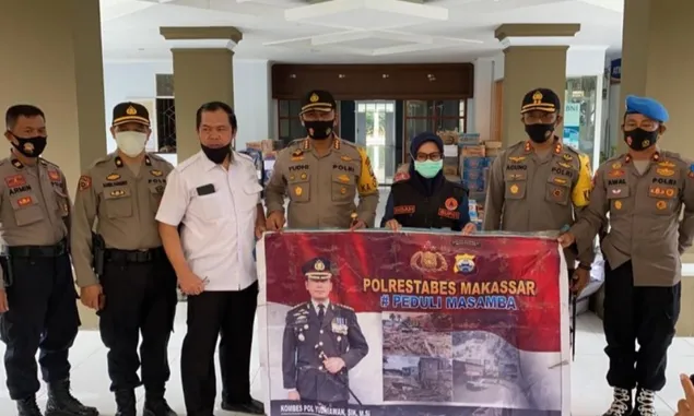 AKPOL 1991 dan Polrestabes Makassar Salurkan Batuan Bagi Korban Banjir Luwu Utara