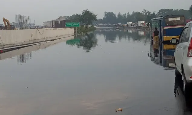 Banjir di Tol Padaleunyi