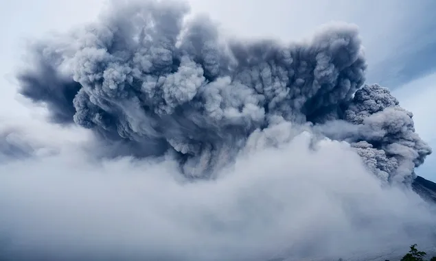 Erupsi Gunung Dukono, Muntahkan Abu Vulkanik Setinggi 1,5 Kilometer