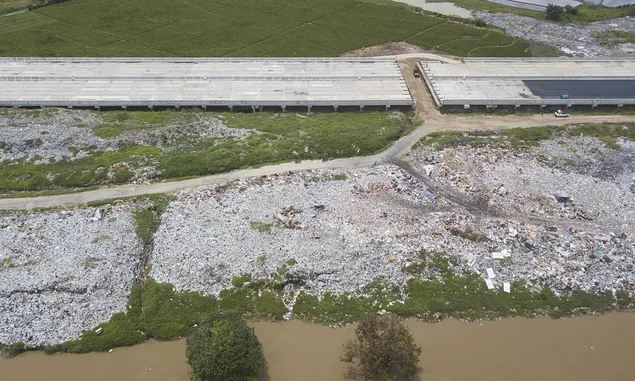 Pemerintah Kabupaten Bekasi Tanggapi Tempat Pembuangan Sampah Liar di Bantaran Kali CBL