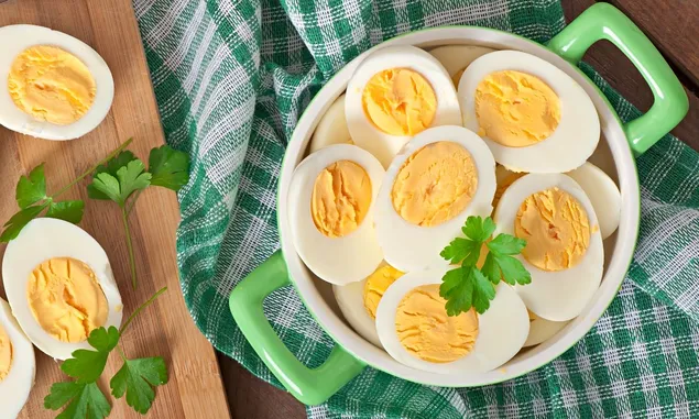 5 Makanan Sehat yang Mengandung Vitamin D, Salah Satunya Kuning Telur