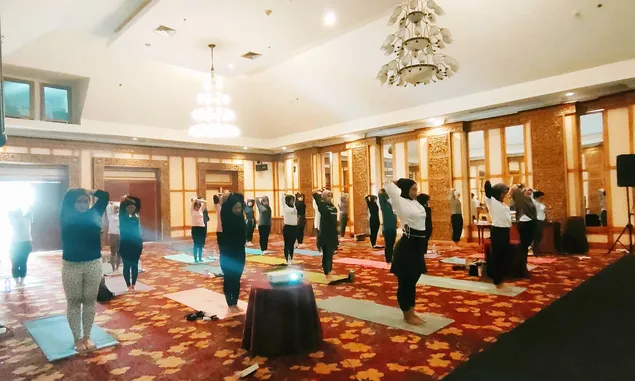 Peringati Hari Ibu 22 Desember, Hotel Ini Kolaborasikan Healing Yoga dengan  Brunch Bergaya Unik