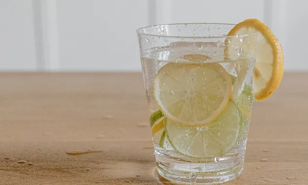 4 Efek Samping Konsumsi Air Lemon Terlalu Banyak