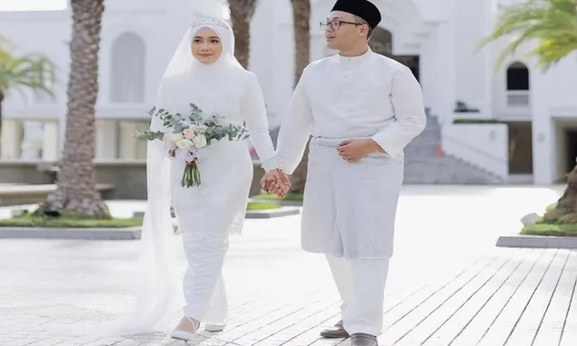 7 Inspirasi Model Baju Kebaya Pengantin Muslimah Syar'i Modern Terbaru, Style Simple tapi Elegan