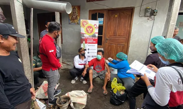 Telusuri Wilayah Perbukitan, BIN Bali Gencarkan Vaksinasi di Desa Gunaksa