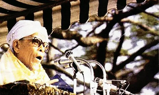 Profil Buya Hamka, Tempat Lahir, Perjuangan dan Karya-karya. Dari Tafsir Al-Azhar hingga Tasawuf Modern