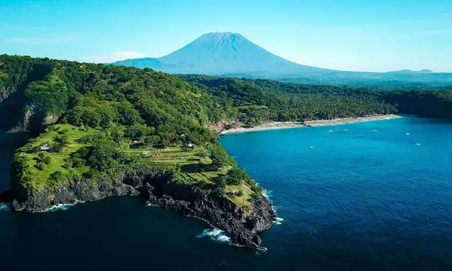Pantai Bias Putih Bukit Asah Karangasem Bali: Fasilitas Wisata, Harga Tiket, dan Rute ke Lokasi