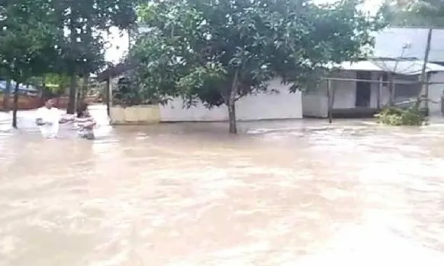 Innalillahi, Banjir Bandang Terjang Lombok Utara NTB, Lima Rumah Roboh dan 420 Kepala Keluarga Diungsikan 