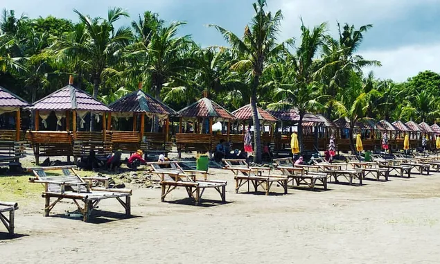 WOW!! Ternyata, Indahnya Destinasi Wisata Pantai Akkarena Makassar Patut di Coba Loh!