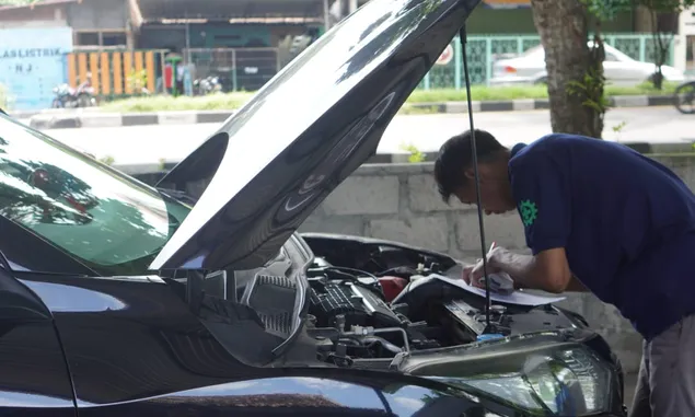 Sering Dianggap Remeh! Ini Pentingnya Servis Mobil di Bengkel Mobil Terpercaya