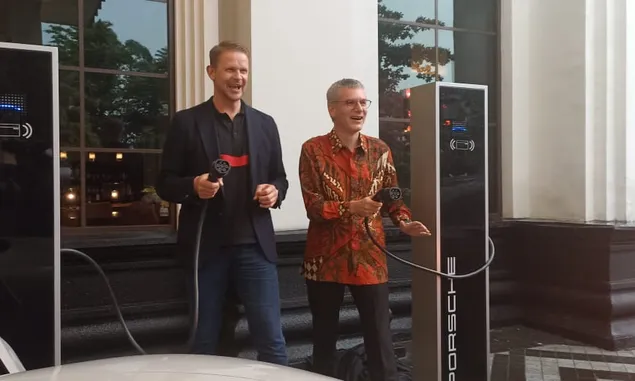 Porsche dan Pullman Kerja Sama Bangun Destination Charging Pertama di Indonesia di Hotel Pullman Bandung 