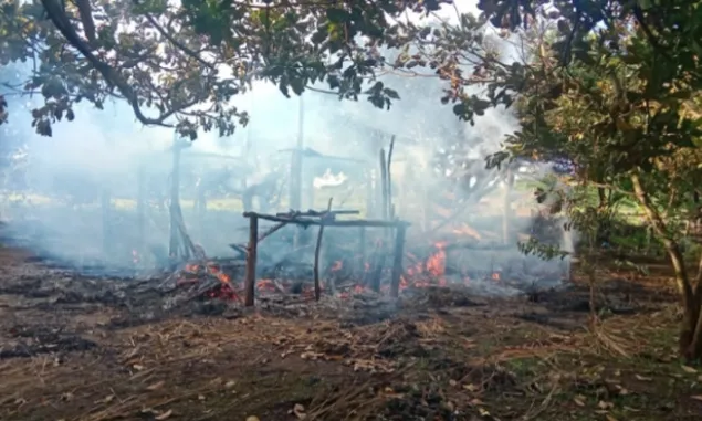 Ledakan Pemantik Lenyapkan Sebuah Rumah Warga Hingga Rata Tanah di Kabupaten SBD