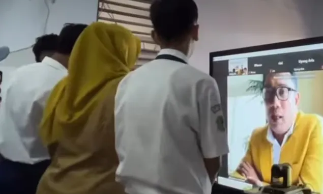 Pemecatan Guru Usai Mengkritik Ridwan Kamil, PGRI Cirebon: Seharusnya Tidak Perlu Meladeni Secara Berlebihan