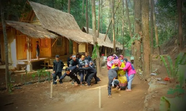 Kampung Cisamaya : Dulu Tempat Pembuangan Sampah, Kini Kampung Wisata Budaya Sunda