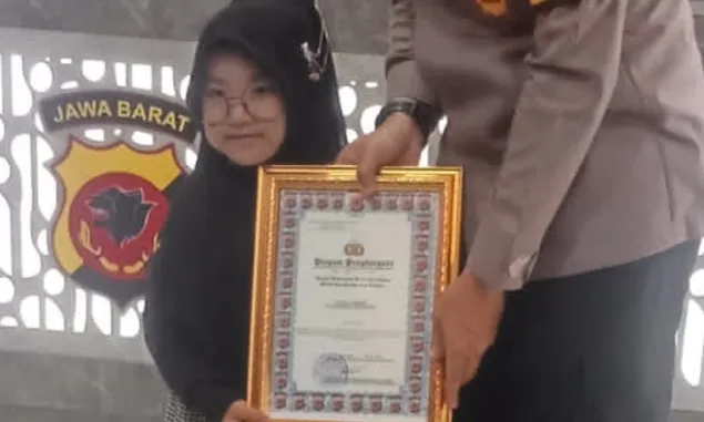 Syifa Indri Bocah Tujuh Tahun Mendapat Gelar Da'i Kamtibmas Cilik dari Kapolres Karawang