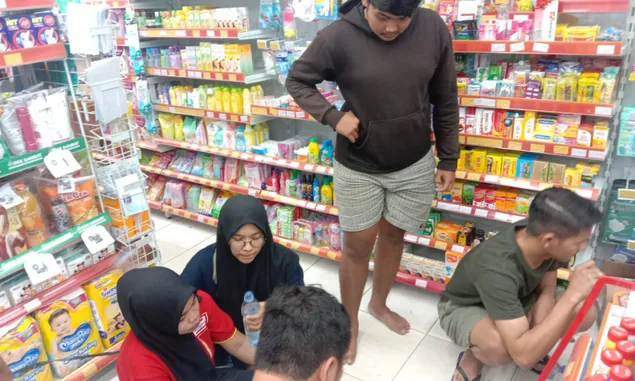 Sekap Karyawati, Dua Perampok Bersenjata Tajam Satroni Alfamart di Ketapang, Gasak Uang Tunai Rp65 Juta