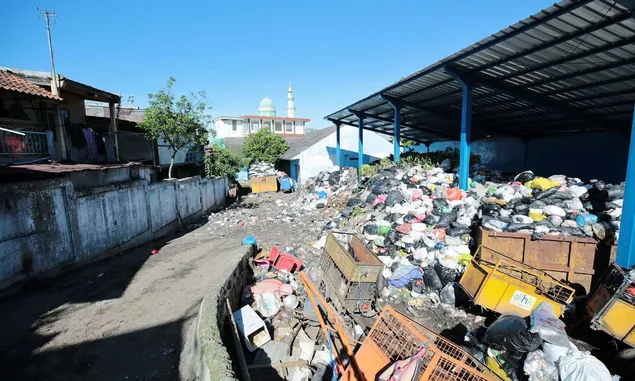 Sampah di Bandung Raya ke TPA Sarimukti Dibatasi Hanya 50 Persen, Pj Gubernur : Kita Mulai Edukasi Masyarakat 