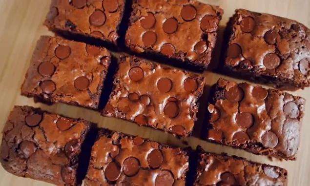Mari Kita Coba! Resep Kue  Fudgy Chocolate Brownies: Sensasi Lumer di Mulut dalam Setiap Gigitan