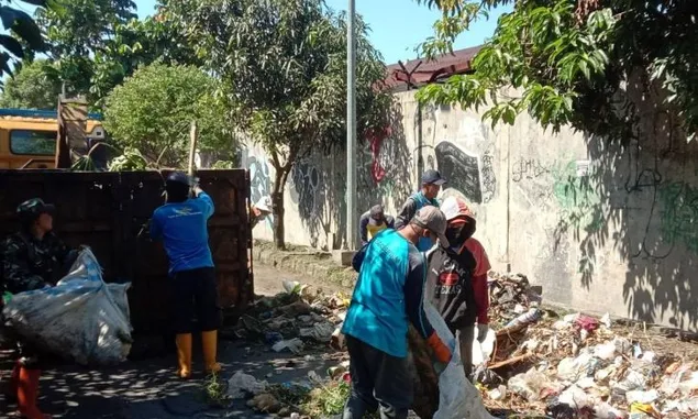 Warga di 5 Kecamatan Kota Bandung Wilayah Timu, Buang Sampah ke TPS Pasar Induk Gedebage   