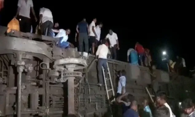 Sedikitnya 207 Tewas, 900 Luka-Luka dalam Kecelakaan Tabrakan Kereta Api di Odisha, India