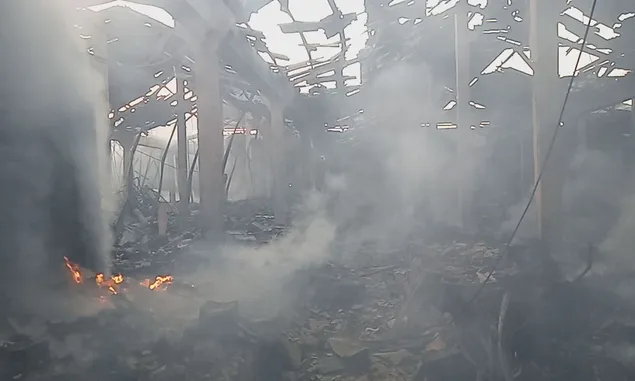 Hingga Minggu Pagi, 2 Unit Damkar Banjarnegara Masih Lakukan Pendinginan Pasar Perja