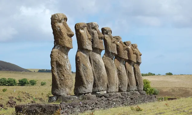Misteri Pulau Paskah yang Terkenal dengan Patung Moai
