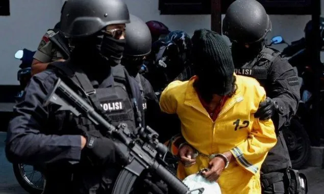 Densus 88 Polri Tangkap Tujuh Anggota Kelompok Teroris Jamaah Islamiyah di Sulteng   