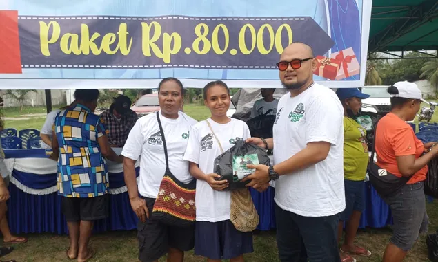 Nobar Debat II Cawapres, Relawan Progresif Papua Ganjar-Mahfud Juga Gelar Pasar Murah