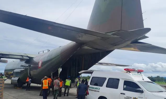 Pesawat C-130 TNI AU Evakuasi Pasien dari Wamena ke Jayapura