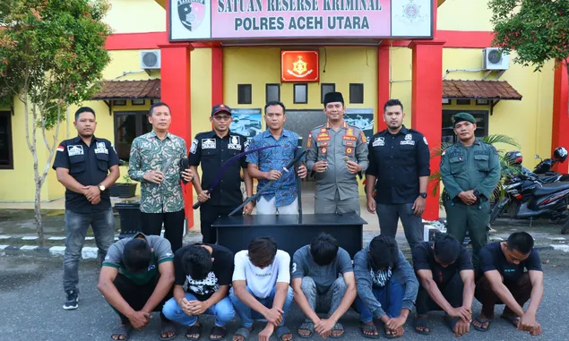 Sempat Viral Berfoto Pakai Senjata Tajam Didepan Kantor Bupati Aceh Utara 7 Remaja diamankan Polisi