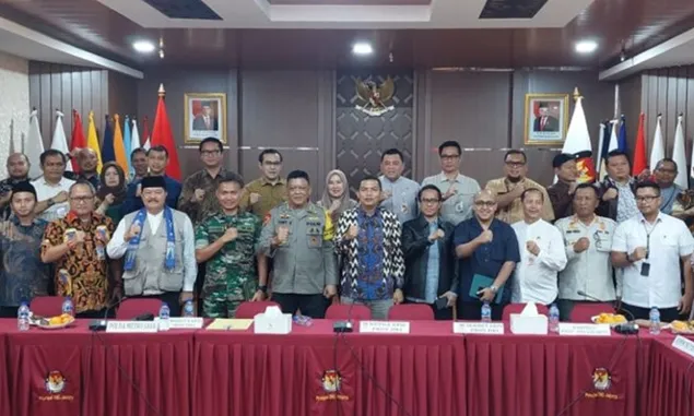 Polda Metro Jaya Terjunkan Personilnya Siap Bantu Pendistribusian Logistik Pemilu 2024 Hingga ke TPS 