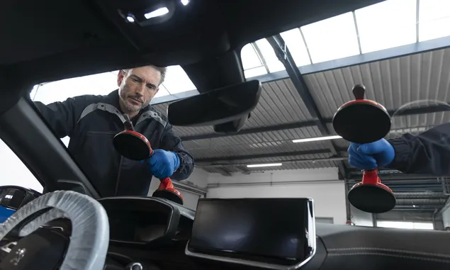 Instalasi Kaca Film SUV Peugeot yang Dilakukan secara Profesional dengan Hasil Lebih Safety dan Nyaman