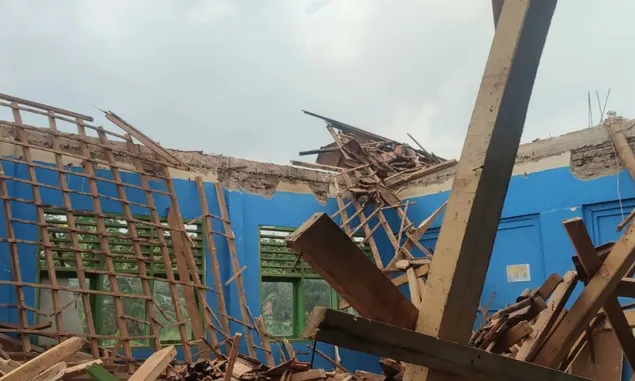Kemenag Sumedang Telaah Penyebab Ambruknya Atap Bangunan MTs yang Menimpa Puluhan Siswa