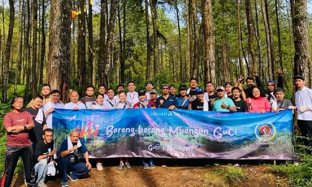 Joglo Ageng Ajak PWI Kabupaten Tegal Hiking ke Curug Cawan saat Media Gathering 'Bareng-bareng Mbangun Guci'