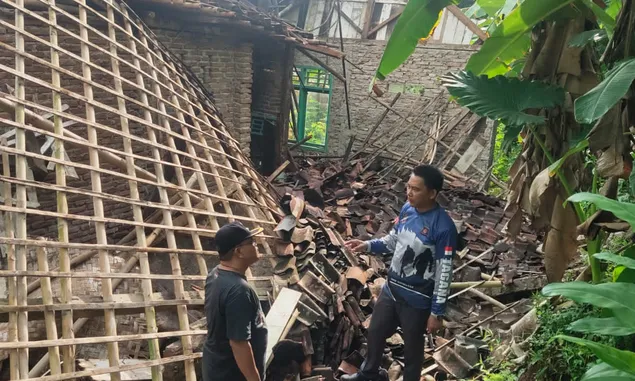 Hujan Deras, Rumah di Purwadadi Ciamis Ambruk dan Nyaris Rata