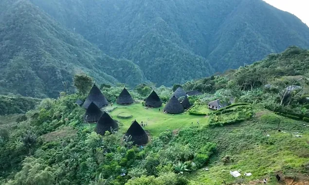 Waerebo : merupakan destinasi desa terindah diindonesia terdepat di nusa tenggara timur, desa di atas awan