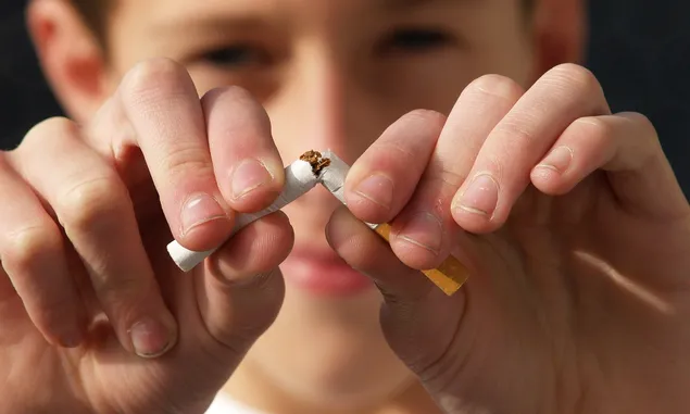 3 Tips Jitu Berhenti Merokok Secara Total Menurut Ahli