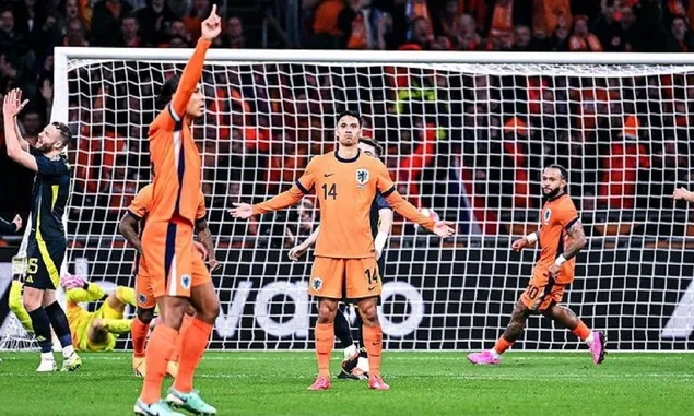 Pemain Belanda Keturunan Indonesia ini Mencetak Gol saat Melumat Skotlandia 4-0