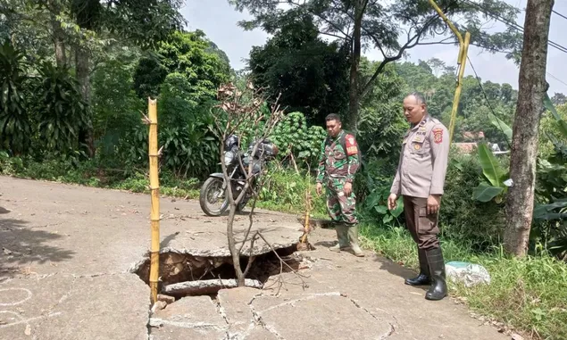 Pergeseran Tanah di Sukamakmur Bogor, Akses Jalan Terputus