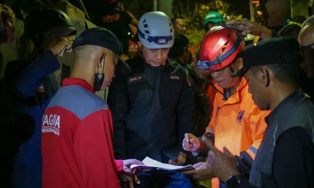 Bogor Diterjang Banjir dan Longsor, Wakil Wali Kota Dedie Rachim Langsung Pimpin Evakuasi Korban