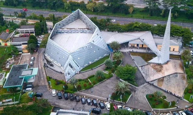 Benarkah Ridwan Kamil Sengaja Bikin Masjid Berbentuk Illuminati untuk Menyambut Datangnya Dajjal?