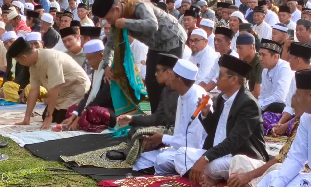 Ribuan Ummat Muslim Laksanakan Shalat Idul Fitri di Taman Kota GMB Tolitoli