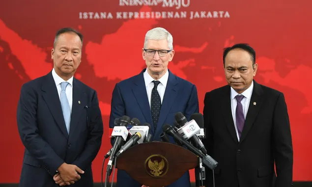 CEO Apple Tim Cook akan Bangun Pabrik Perangkat Apple di Indonesia