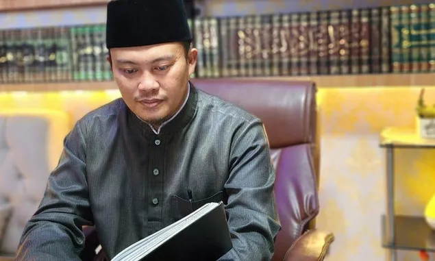 Profil Ustadz Ahmad Syahrin Thoriq, Bolos Sekolah Umum demi Bisa Mondok ke Pesantren