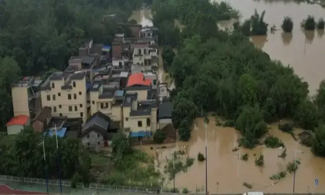 Banjir Terjang Sukabumi Akibat sungai Cisepan Meluap