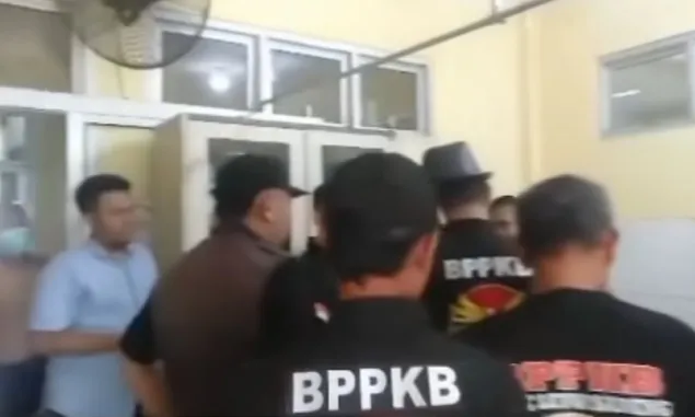 Viral! Pasien Ajak Ormas Ngamuk Bawa Sajam di Puskesmas Leuwisadeng Bogor, Ini Kata Polisi
