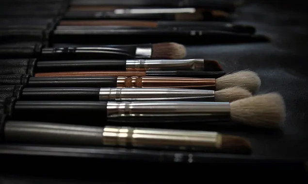 Cara Membersihkan Tempat Makeup Agar Terjaga Tetap Higienis dan Terhindar Dari Masalah Kulit